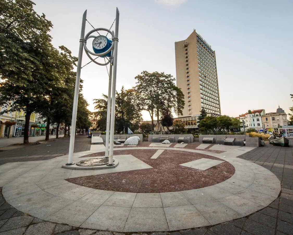 Apartment 2 Bedrooms Apart - Downtown - Excellent Location Burgas